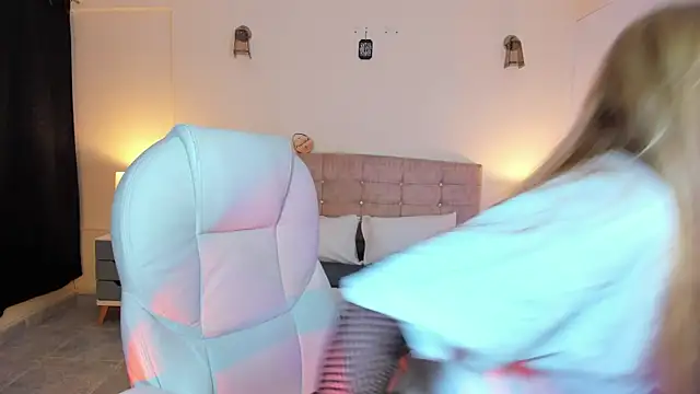 ARITOO  online show from December 3, 3:52 am