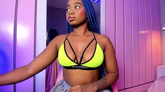 Snapshot of johannaMiller1 chatting on December 12, 4:37 am johannaMiller1 online show from December 12, 4:37 am