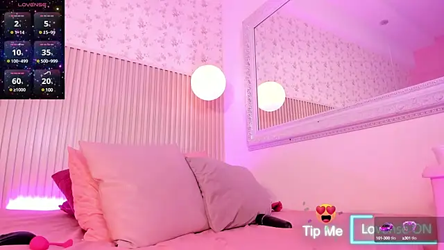 Snapshot of johannaMiller1 chatting on January 11, 5:20 am johannaMiller1 online show from January 11, 5:20 am