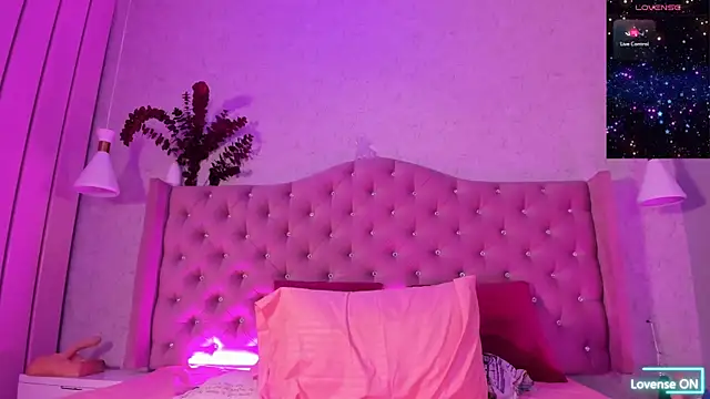 Snapshot of johannaMiller1 chatting on January 23, 7:00 am johannaMiller1 online show from January 23, 7:00 am