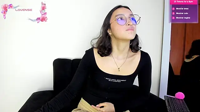 Snapshot of its__angelica_ chatting on February 19, 1:29 am its angelica online show from February 19, 1:29 am