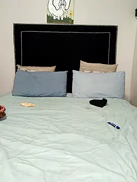 contagiousqueen online show from February 13, 11:12 pm