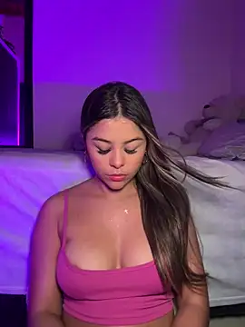 tuckersabrina online show from March 3, 1:31 am