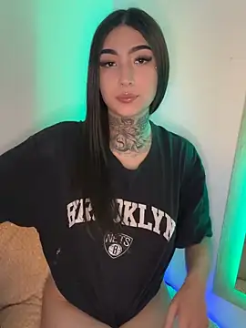 Snapshot of zarai_angels chatting on February 3, 5:24 pm zarai angels online show from February 3, 5:24 pm