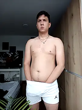 ANDREZALVAREZ online show from April 13, 6:13 pm