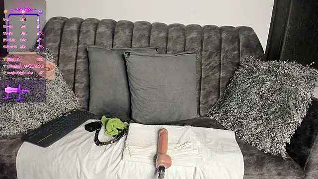 Snapshot of kinky_polar chatting on December 11, 5:00 am kinky polar online show from December 11, 5:00 am