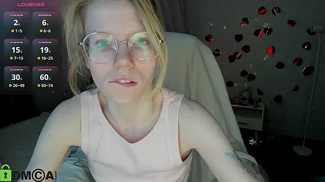Esme Runn online show from June 2, 3:08 am