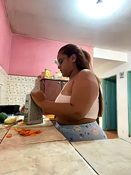 Snapshot of Evabigass chatting on October 31, 4:52 pm Evabigass online show from October 31, 4:52 pm