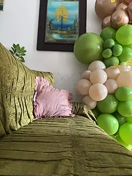 Evabigass online show from June 3, 1:36 pm