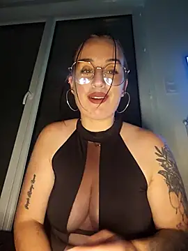 lindsay 33off online show from October 16, 10:44 pm