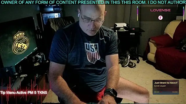 Snapshot of Pilot_Dave_69 chatting on September 28, 3:56 am Pilot Dave 69 online show from September 28, 3:56 am