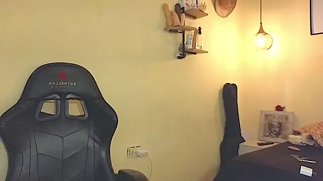 evafoxs online show from November 24, 9:47 pm