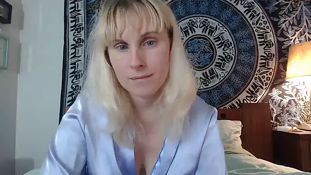 Cutikatxoxo online show from January 15, 2:06 am