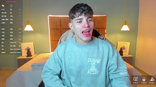 AlejooTwink online show from October 12, 1:59 am