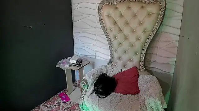 Layla 707 online show from March 19, 6:12 pm