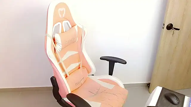 Kylie martinez online show from March 1, 4:15 am