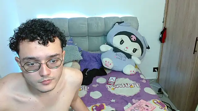 Kylie martinez online show from April 13, 4:29 am