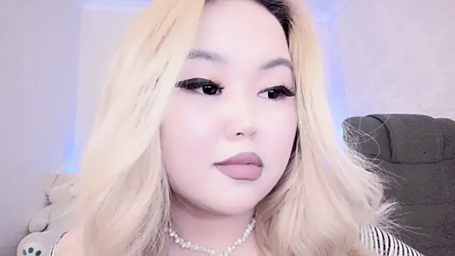 amelia sunlight online show from January 18, 1:30 am