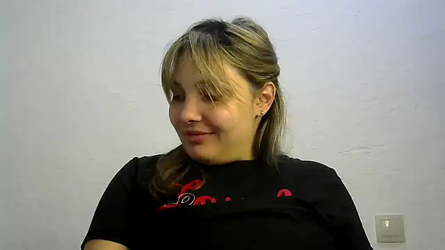 Snapshot of Iskor_ka chatting on December 18, 7:26 am Iskor ka online show from December 18, 7:26 am