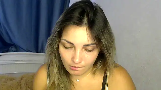 Snapshot of Iskor_ka chatting on November 15, 10:56 am Iskor ka online show from November 15, 10:56 am