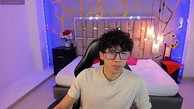 AkazaBoy  online show from March 19, 4:14 am