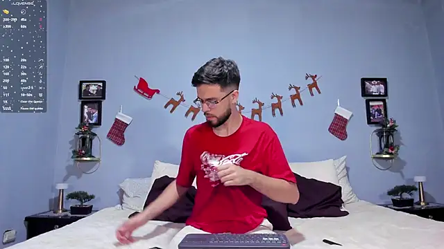 ETHAN ADAM online show from December 12, 9:15 pm