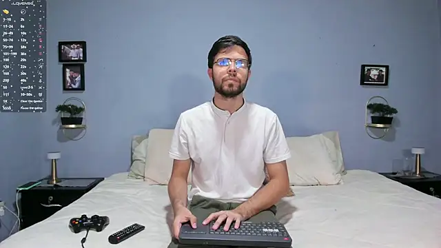 ETHAN ADAM online show from January 16, 8:36 pm