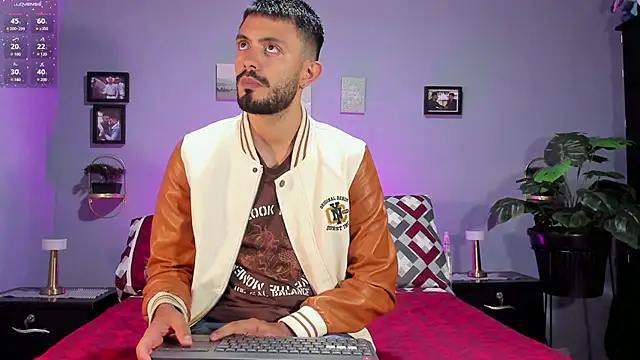 ETHAN ADAM online show from February 4, 9:20 pm