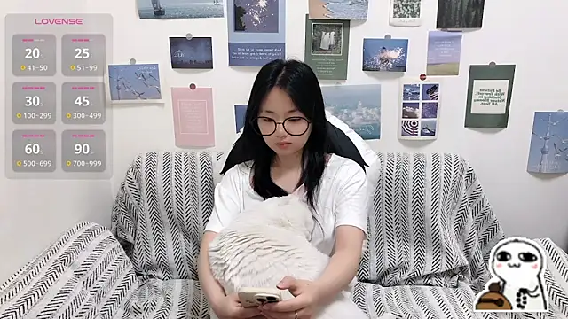 Snapshot of LiLiYbaby chatting on June 4, 6:41 am LiLiYbaby online show from June 4, 6:41 am
