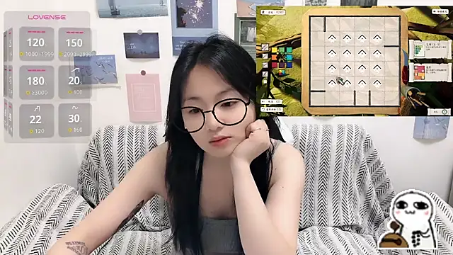Snapshot of LiLiYbaby chatting on June 8, 6:47 am LiLiYbaby online show from June 8, 6:47 am