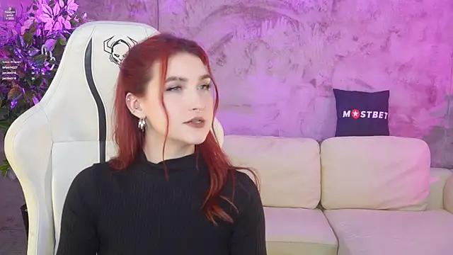 Magnetic Mia  online show from January 9, 11:56 pm