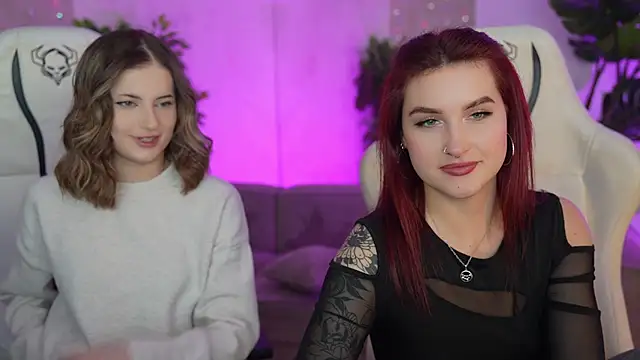 Magnetic Mia  online show from March 12, 7:59 pm