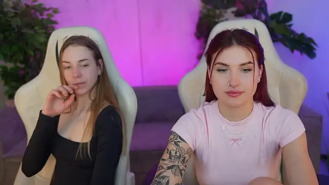 Magnetic Mia  online show from March 21, 5:54 am