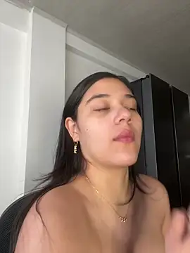 floriamANDjazmin online show from March 30, 8:10 pm