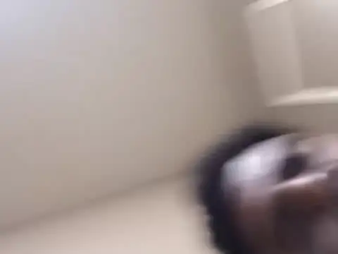 Snapshot of SLOWSTRO chatting on October 23, 10:25 am SLOWSTRO online show from October 23, 10:25 am