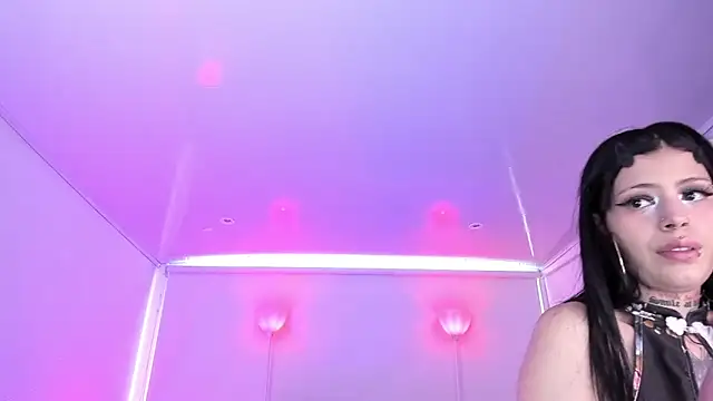 Snapshot of AuroraDiaz chatting on November 12, 7:35 pm AuroraDiaz online show from November 12, 7:35 pm