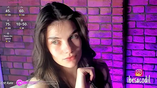 Snapshot of adriana_allien chatting on January 18, 1:08 am adriana allien online show from January 18, 1:08 am