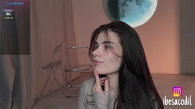 Snapshot of adriana_allien chatting on May 5, 10:29 pm adriana allien online show from May 5, 10:29 pm