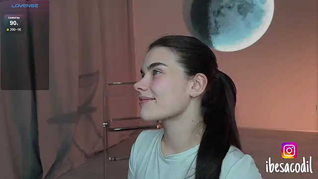 Snapshot of adriana_allien chatting on May 11, 9:56 pm adriana allien online show from May 11, 9:56 pm
