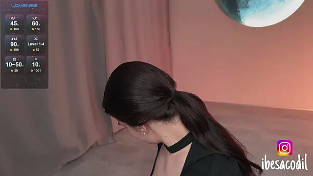 Snapshot of adriana_allien chatting on July 21, 11:07 pm adriana allien online show from July 21, 11:07 pm
