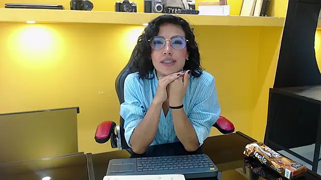 Snapshot of LeeThompson_ chatting on December 19, 8:23 pm LeeThompson online show from December 19, 8:23 pm