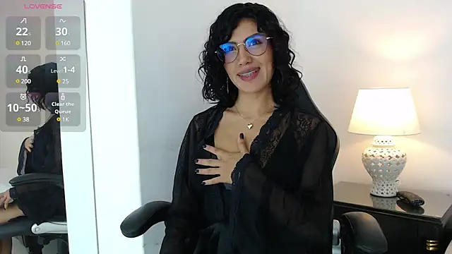 Snapshot of LeeThompson_ chatting on December 21, 4:52 am LeeThompson online show from December 21, 4:52 am