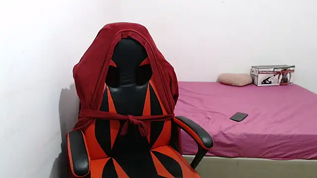 madelyn30 online show from March 13, 10:38 pm