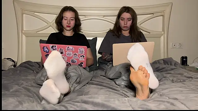 Snapshot of misswishh_ chatting on February 6, 8:56 pm misswishh  online show from February 6, 8:56 pm