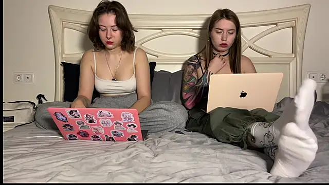 Snapshot of misswishh_ chatting on February 14, 4:31 pm misswishh  online show from February 14, 4:31 pm