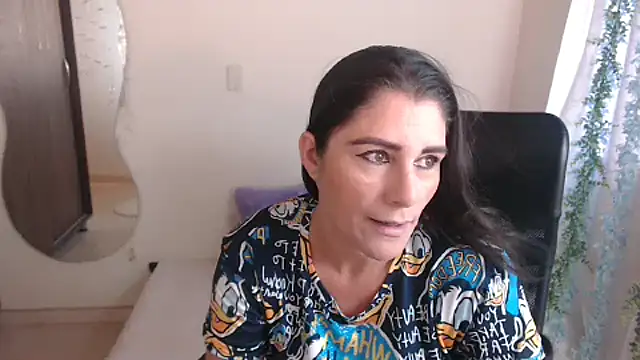 Snapshot of LUCY_LI chatting on December 12, 7:15 pm LUCY LI online show from December 12, 7:15 pm