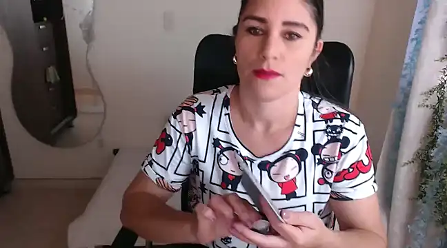 Snapshot of LUCY_LI chatting on December 15, 6:15 pm LUCY LI online show from December 15, 6:15 pm