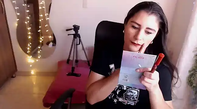 Snapshot of LUCY_LI chatting on January 12, 6:49 pm LUCY LI online show from January 12, 6:49 pm