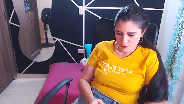 Snapshot of LUCY_LI chatting on January 17, 7:16 pm LUCY LI online show from January 17, 7:16 pm