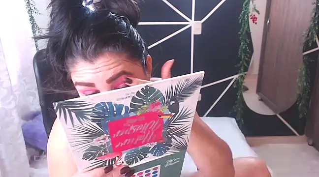 Snapshot of LUCY_LI chatting on February 16, 1:38 pm LUCY LI online show from February 16, 1:38 pm